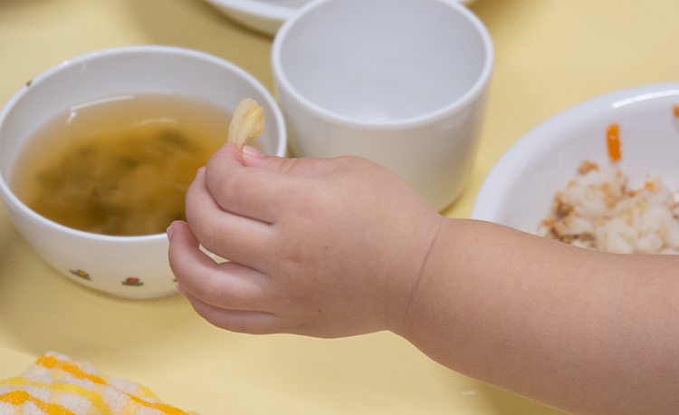 間に配置する画像